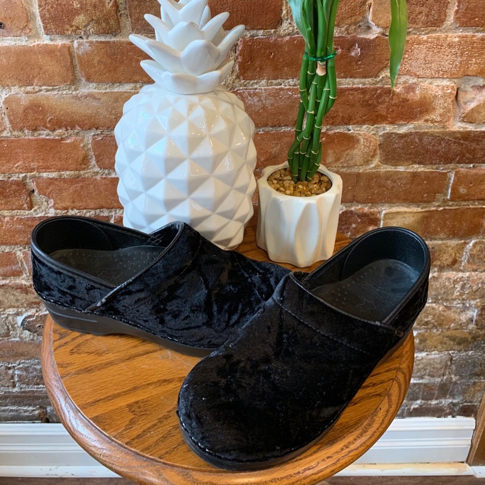 Women’s Black Dansko Crushed Velvet Clogs 8.5-9